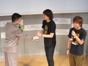 やっと出てきたチーモンの2人は松尾相手にボケまくり。