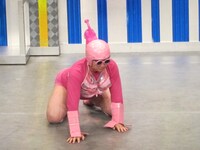 ガリットチュウ福島「オオピンクラッキー虫」。元祖一発科に属し鳴き声は「上等だこらーっ」であることから、ラッキィ池田のバンド「元祖一発屋」との関連もあることを菊地が解説。