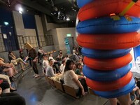 六甲のおいしい水虫とミミズJrがウロウロするカオスな会場。