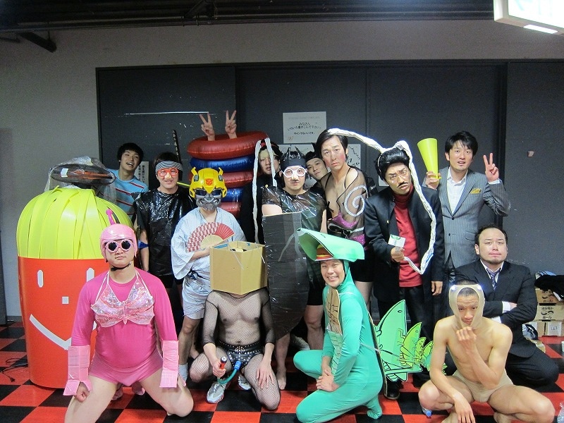 渋谷・ヨシモト∞ホールにて行われたイベントライブ「第二回オリジナル昆虫異種格闘技戦～芸人がいろんな昆虫になって戦います！～」。