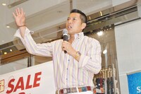 DVDには中日・落合監督夫人にレシピを教えてもらった鍋も収録。「先日ナゴヤドームで落合監督本人に『DVDが出ました』と報告したら『いいんじゃないの!?』とオッケーをもらった」とエピソードを語った。