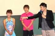 ギャグ考案中の美濃越選手、しずちゃん、あべこうじ（左から）。