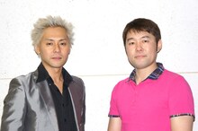 スティーヴン・セガール主演映画「沈黙の宿命 TRUE JUSTICE PART1」試写会付きトークショーに登場したヒロシとつぶやきシロー（左から）。