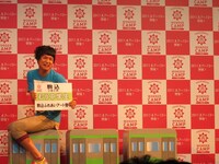 写生大会やアートプロジェクトを行う「駒込ふれあいアート祭り」には、もう中学生が出演。交番の上が物置であることを最近発見したそう。