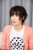 お笑いナタリーのインタビューに答える鳥居みゆき。