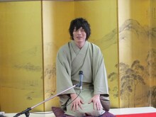 新作落語を披露したLLR福田。浮気をしてもすぐバレてしまう男のあるクセとは。男のクセを表現したボケには観客も老若男女揃った観客も爆笑。