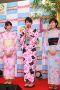 記者発表に浴衣姿で出席して七夕ムードを演出した三田友梨佳アナ、加藤綾子アナ、竹内友佳アナ（左から）。
