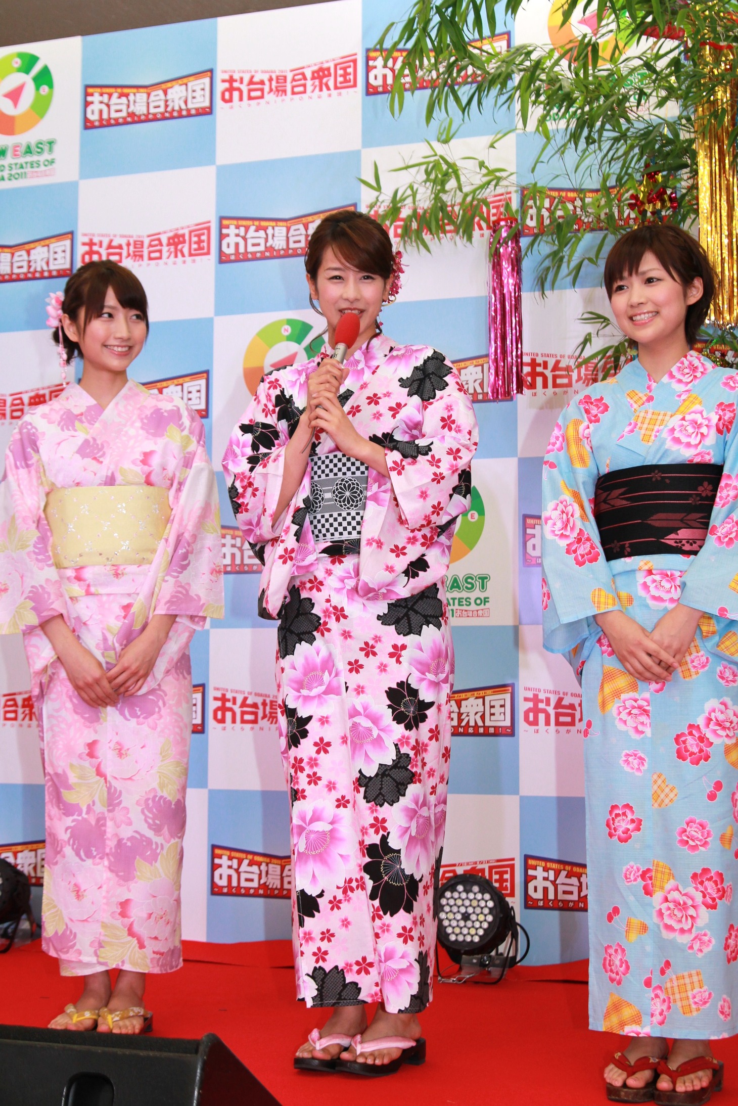 記者発表に浴衣姿で出席して七夕ムードを演出した三田友梨佳アナ、加藤綾子アナ、竹内友佳アナ（左から）。
