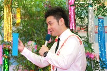 トミドコロが短冊に書いた願いは「47日間ハグしてギネスに載れますように。お台場で僕とハグ！」。