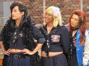 ブラックラブリイ。腹黒いリーダーのブラック（フルーツポンチ村上）。チームのムードメーカーのブサイク（はんにゃ川島）。ビジュアル担当のブキヨウ（フルーツポンチ亘）。