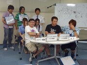 神奈月は7月30日（土）東京・新木場ファーストリングにて行われる「覆面マニア」に出演。イジリー岡田は7月16日（土）から銀座博品館にて上演される「東京アンテナコンテナ第10回本公演～芋洗坂係長卒業公演～『ハイリスクHighSchool』」に出演。