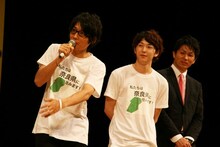 奈良の細かいネタを次々放り込むライセンスと笑い飯に大爆笑の松下。しかし山口出身の小野は無反応だったため、井本は「ほら、山口の人やから、まったく笑ってないやん！」とツッコミが。(c)吉本興業