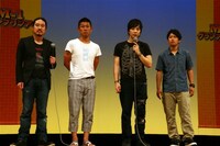 ライセンスと笑い飯は、この日同会場にて行われた「週末よしもとM-1グランプリツアー2011」に出演。(c)吉本興業