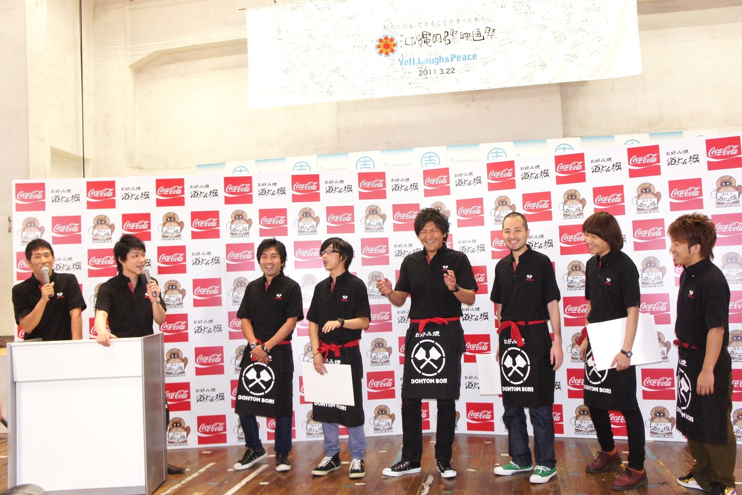 （左から）麒麟、ラフ・コントロール、スリムクラブ、チーモンチョーチュウ。