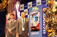 「CR聖闘士星矢」新機種発表会でゲストMCを務めたTKO。