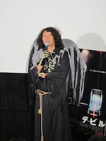 デビル顔にまつわるさまざまなエピソードを語る家城。