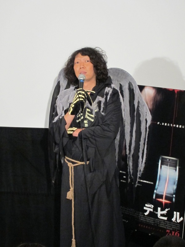 デビル顔にまつわるさまざまなエピソードを語る家城。