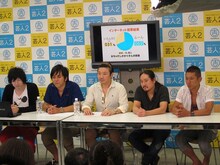 「市民芸人発掘プロジェクト『芸人2』問6発表会」に出演した桂三度（世界のナベアツ）、笑い飯、LLR。三度は「LLRの仕切りがちゃんとしててやりやすかった～」と褒め、LLRは「最後に僕らが褒められるとは」と恐縮。