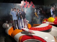 「ネプリーグ 超常識クイズランド」に設置されたフォトスポット。番組でおなじみの宇宙船やテントウムシと記念撮影ができる。