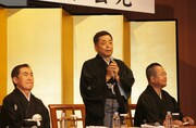 「こんなに嬉しいことはない」と挨拶したきん枝。昨年参院選2010に立候補した際の話を引き合いにだし、笑いを交えて応援の意気込みを語った。
