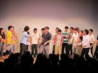 7月19日に東京・新宿シアターモリエールにて開催された鬼ヶ島主催ネタライブ「十（じゅう）」の最終回。先輩アンジャッシュ児嶋のボケで華々しくライブが終了した。