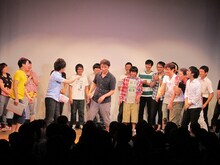 7月19日に東京・新宿シアターモリエールにて開催された鬼ヶ島主催ネタライブ「十（じゅう）」の最終回。先輩アンジャッシュ児嶋のボケで華々しくライブが終了した。