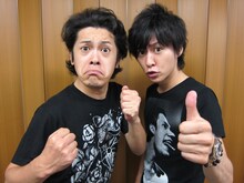 9月17日（土）、18日（日）に東京・北沢タウンホールにて「第5回流れ星単独ライブ『乱れ星』」を開催する流れ星。ちゅうえい（左）は先月6月に下呂温泉の観光大使に就任。さらに現在発売中の「月刊コロコロコミック」では2代目お菓子刑事にも就任。瀧上（右）はお菓子保安官のキャラを狙っている。