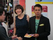 ノッチと嫁が書籍「愛妻日記」サイン会を開催