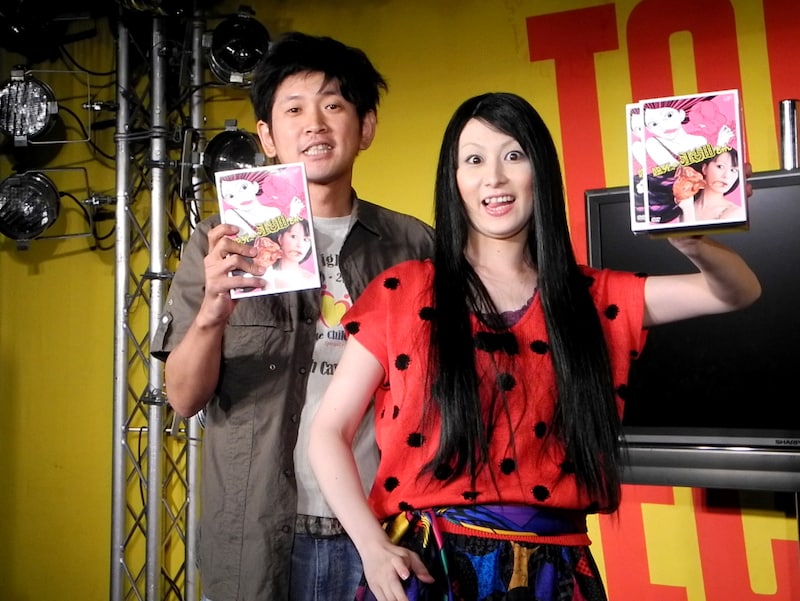 DVD-BOX「臨死!! 江古田ちゃん」発売記念イベントに出演した鳥居みゆき（右）と長谷川朝晴（左）。