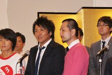 スリムクラブ。真栄田は大会の優勝者がフジテレビの番組にレギュラー出演できると知り「『メンソーレ・ザ・ワールド』がやりたい」と夢を語った。