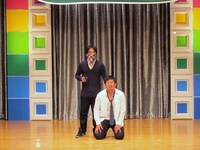 アルコ＆ピース。人質になった男の必死の訴えが大きく響き渡った。