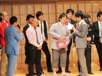 ネタ順抽選会の様子。