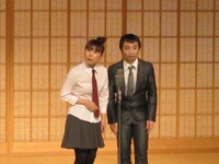 チックタックブーン「サイドビジネス」。カップル漫才で観客を巻き込んでネタを展開。