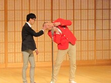 新宿カウボーイ「結婚式」。「コンパスとネタがかぶった」と焦る様子も見せたが、いつも通りの明るいかねきよのボケが炸裂。