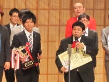 大賞を受賞したコンパス。