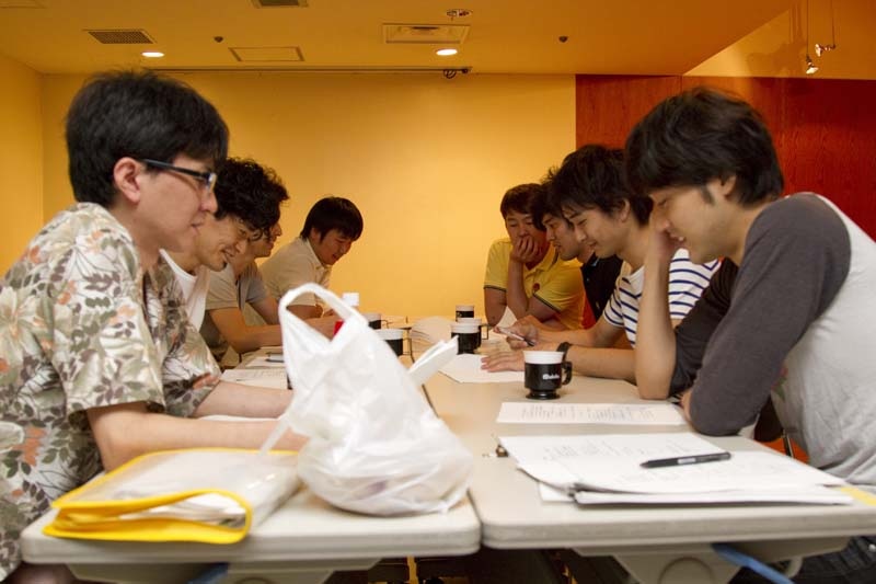 女王様役はギース尾関とモッカモッカ加藤が試しに読み合わせ。本番ではどちらが演じるのかお楽しみ。撮影・GOTO AKI