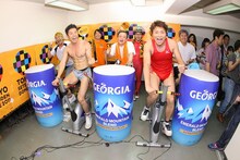 東京ドームにて行われた「東京ドーム発電所 powered by ジョージア」に登場したサバンナ八木となかやまきんに君。本日28日（木）はレイザーラモンRGが登場予定。