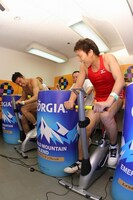 東京ドームにて行われた「東京ドーム発電所 powered by ジョージア」に登場したサバンナ八木となかやまきんに君。