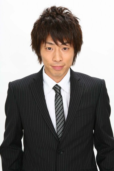 生放送のクイズバラエティ「YOU vs.7」でMCを務めるロンドンブーツ1号2号・田村淳。