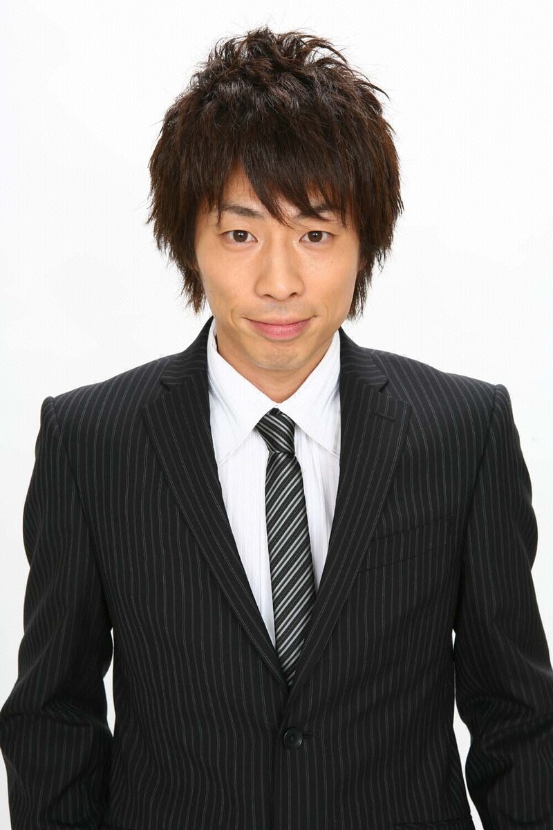 生放送のクイズバラエティ「YOU vs.7」でMCを務めるロンドンブーツ1号2号・田村淳。