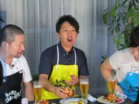 初めて作った料理に感動する井本。