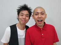 しんのすけとシャン。「一番の売りの叩くというところがあんなに物議をかもすとは（笑）」（しんのすけ）、「そうですね、叩くとこに関してダメ出しがあったので、これから髪を伸ばそうかと……」（シャン）。