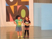 ニッチェ。子どもが嫌いと話す2人だが、江上は「子ども好きはモテる」と聞いて豹変。上野公園中に響き渡るようなブルース調の「ぞうさん」に観客は拍手喝さい。