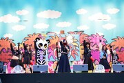 新曲「ガミガガーン」を披露したブラックラブリイ。(c)テレビ東京