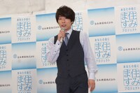 ロンドンブーツ1号2号・田村淳。犬山市の魅力として犬山城や城下町のほか「串グルメ」を推薦していた。