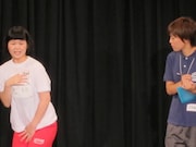 ハンズアップ。体育の時間に水着になりたくないという女生徒とあきれる教師。2回戦進出。