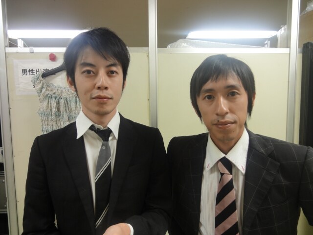 全国ツアー「KING KONG LIVE 2011」を開催するキングコング。