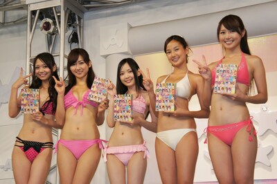 「アイドルの穴2011 DVD-BOX 発売記念イベント」に登場した「日テレジェニック2011」の（左から）緑川静香、中村葵、広瀬玲奈、高嶋香帆、広村美つ美。