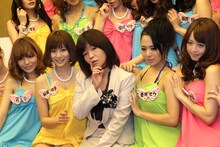 オアシズ大久保（前列中央）