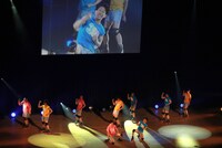 2011年8月開催の「『トリオさん』DVD発売記念！ 8.9伝説の渋谷2000人ライブ！」で光GENJIの「ガラスの十代」を披露した「333」メンバー。